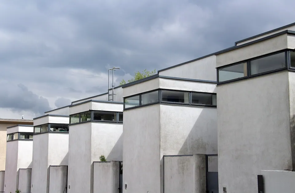 Reihenhäuser von J. J. P. Oud im Stil des De Stijl, Werkbundsiedlung Weißenhof in Stuttgart, 1927.
