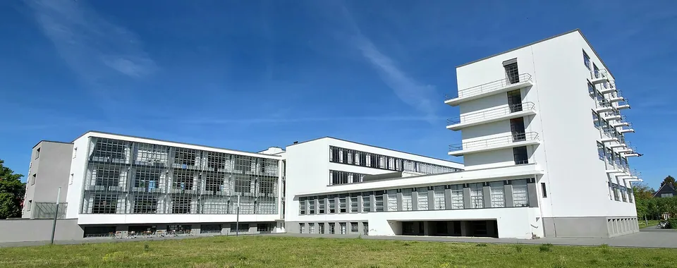 Werkstattflügel und Atelierhaus des Bauhausgebäudes in Dessau.